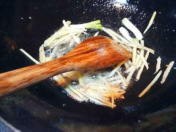 香辣姜葱蟹步骤3