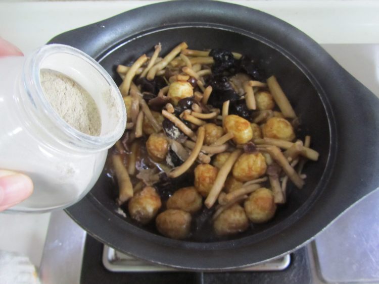 虎皮鹌鹑蛋茶树菇步骤9