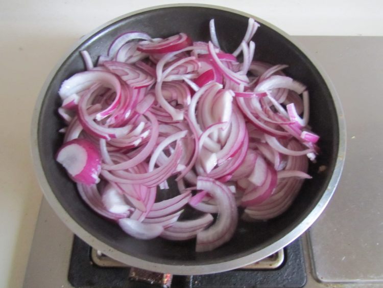 洋葱韭菜炒鸭脯肉步骤6