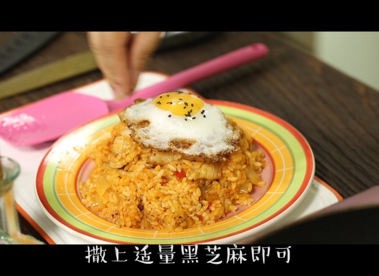 五花肉泡菜炒饭步骤4