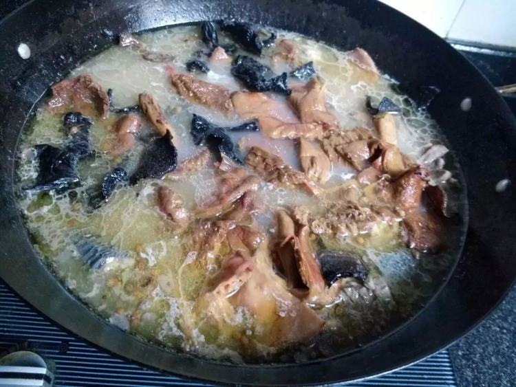 野生菌炖鸡汤步骤5