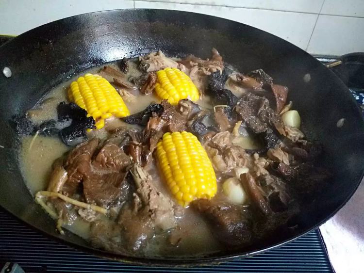野生菌炖鸡汤步骤7