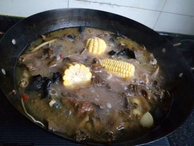 野生菌炖鸡汤步骤6
