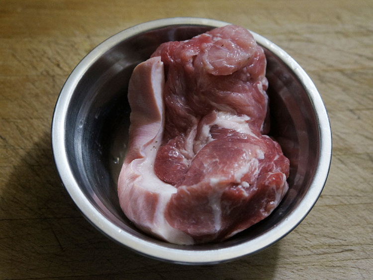 干贝肉丁酿豆腐步骤1