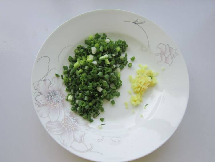 泡椒炒牛肉末步骤3