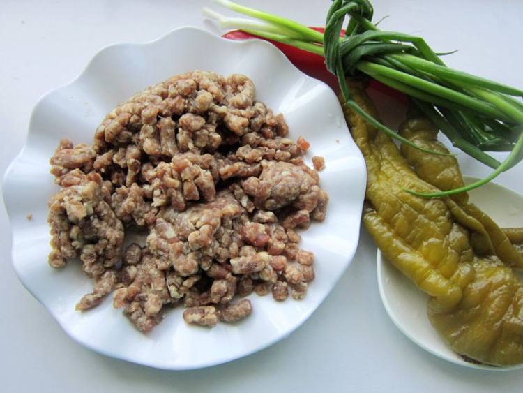 泡椒炒牛肉末步骤1