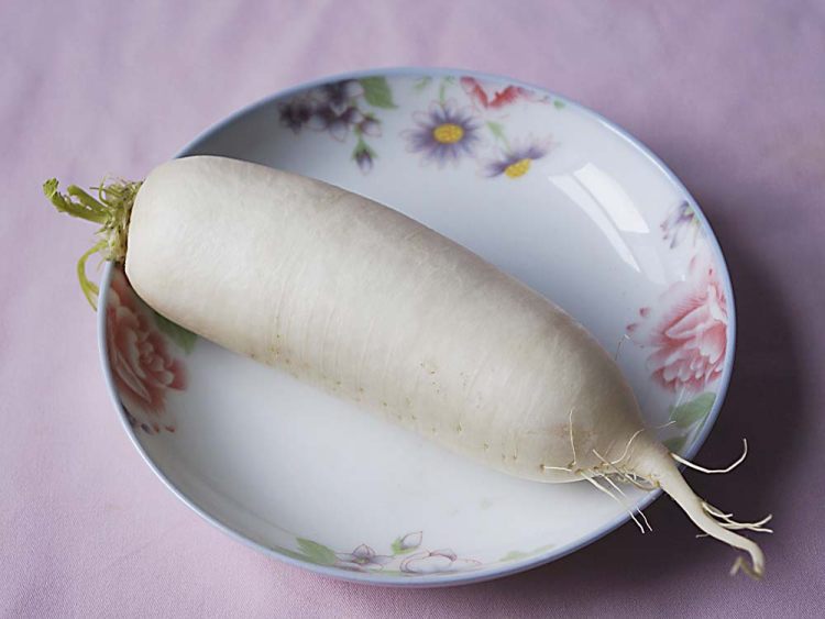 葱油萝卜片步骤1