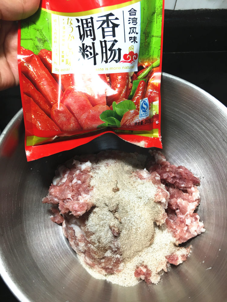 黑椒脆皮肠步骤3