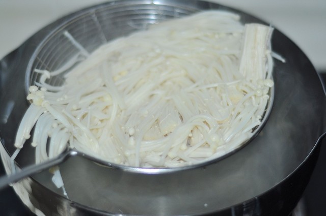 干拌金针豆腐丝步骤2