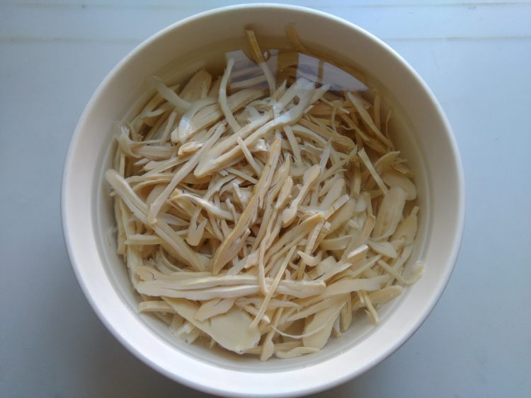 笋干烧肉步骤3
