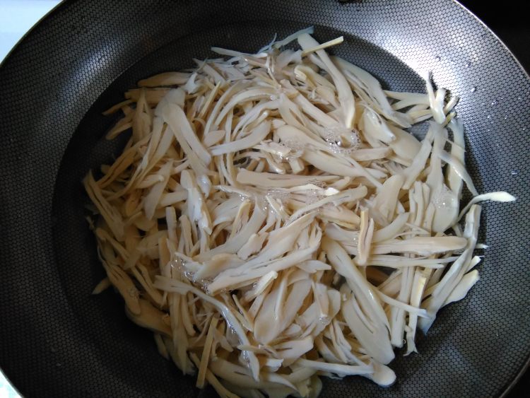 笋干烧肉步骤4