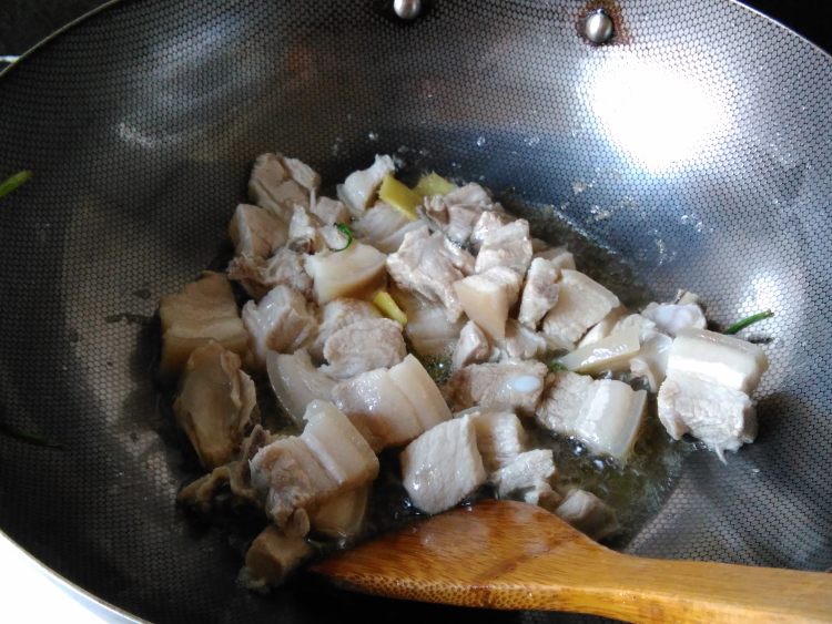 笋干烧肉步骤7