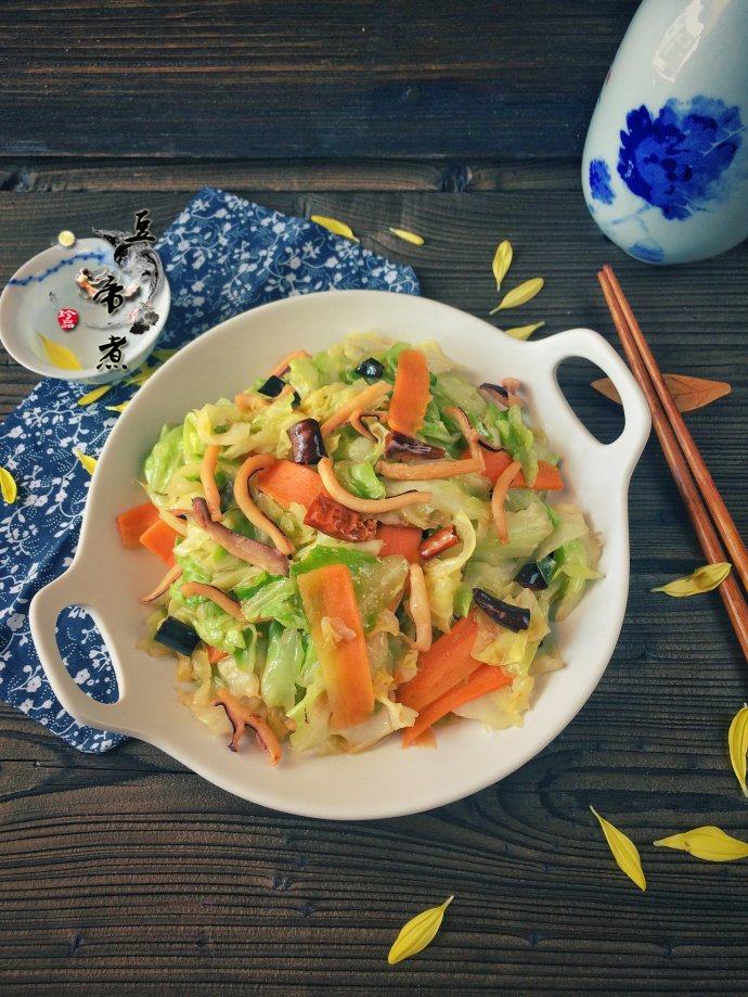 手撕包菜鱿鱼丝步骤9