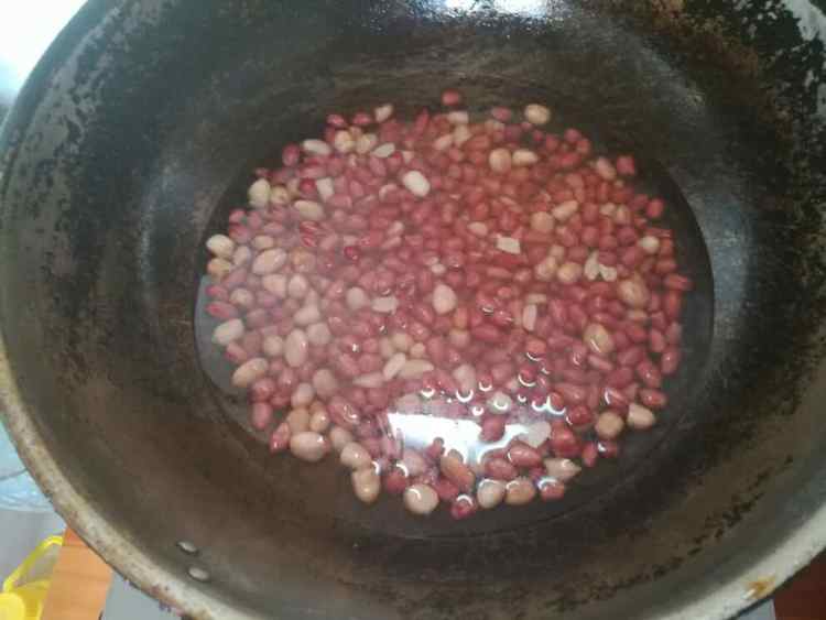 麻酱味花生米步骤2