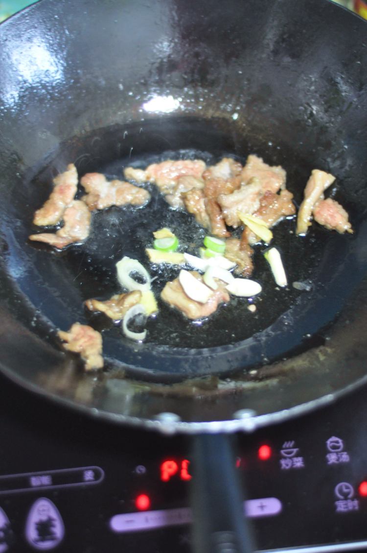 杭椒炒牛肉#本味家乡步骤3