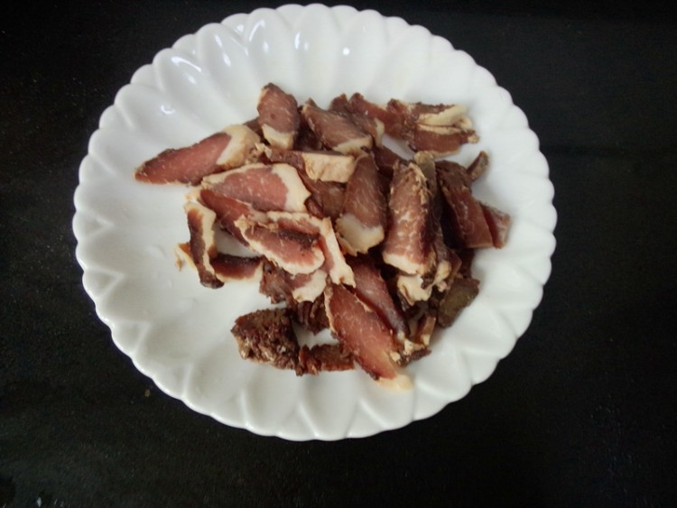 鸡蛋干酱肉炒花菜#本步骤3