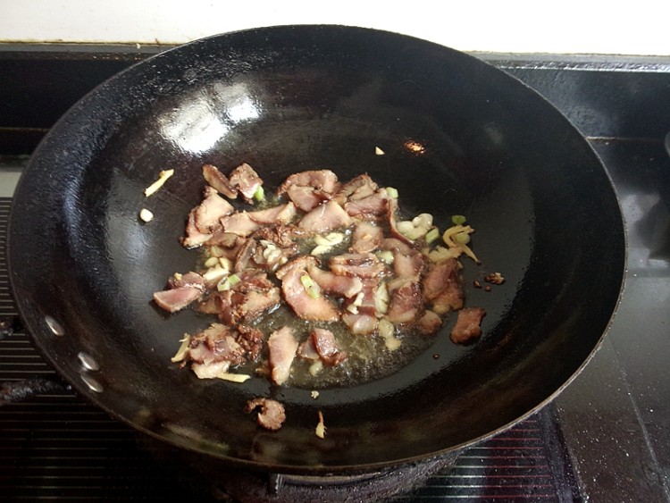 鸡蛋干酱肉炒花菜#本步骤7