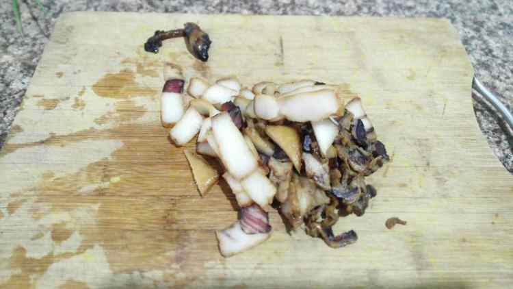 蒜苔炒腊肉步骤3