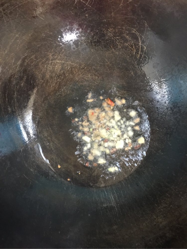 酸辣椒炒魔芋步骤3