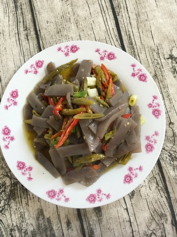 酸辣椒炒魔芋步骤9