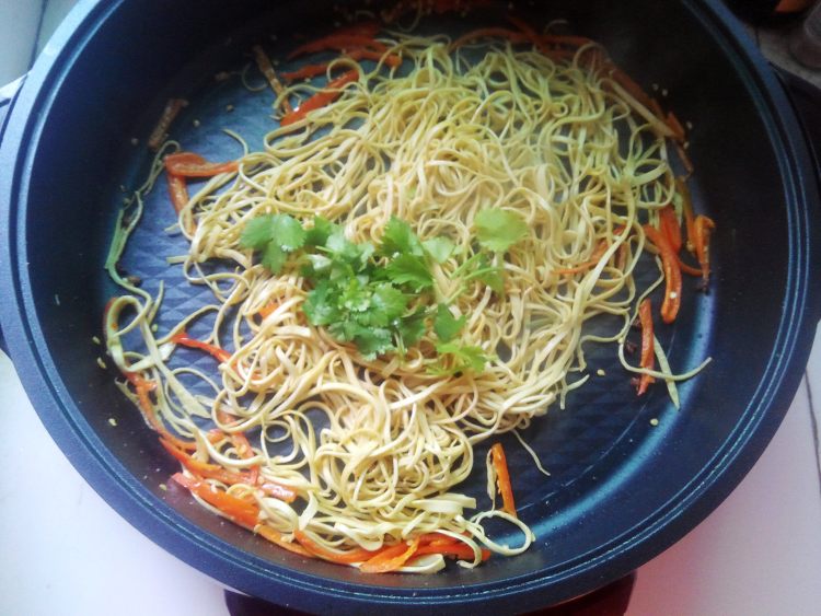 炝炒干丝步骤6