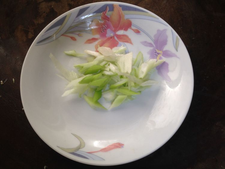 蒜苔炒肉丝#本味家乡步骤4
