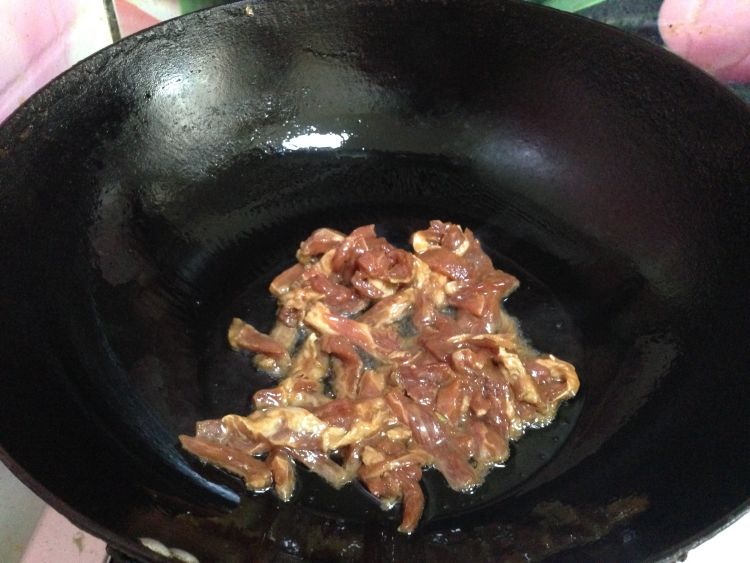 蒜苔炒肉丝#本味家乡步骤5