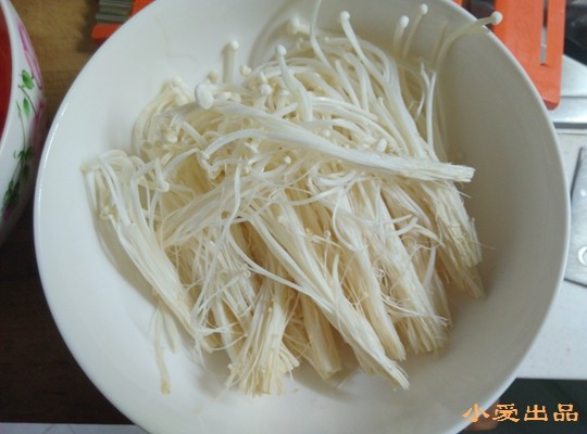 胡萝卜拌金针#本味家步骤3