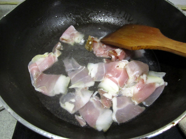 芥兰梗炒肉步骤3