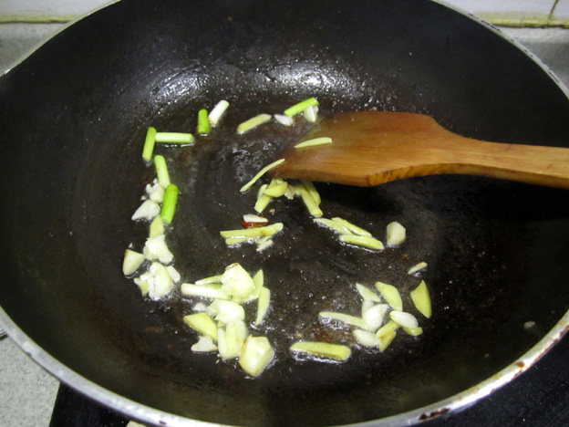 芥兰梗炒肉步骤5