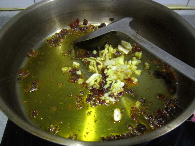 砂锅腊肉炒山药#本味步骤6