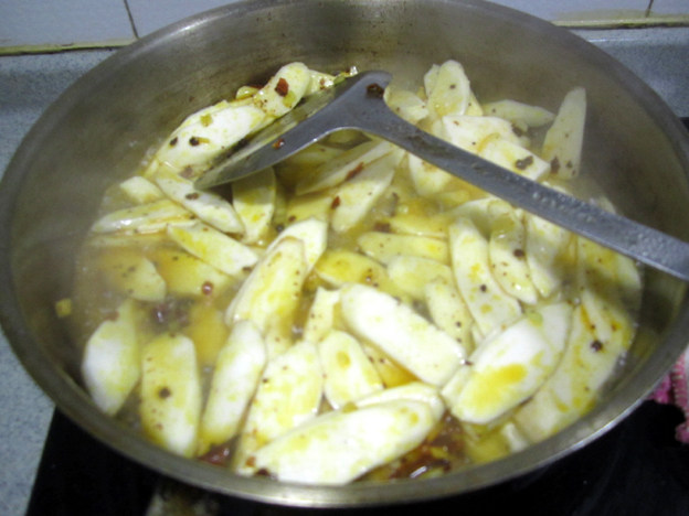 砂锅腊肉炒山药#本味步骤8