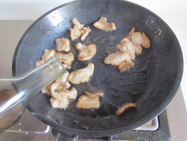 辣白菜炒五花肉 #本味步骤3