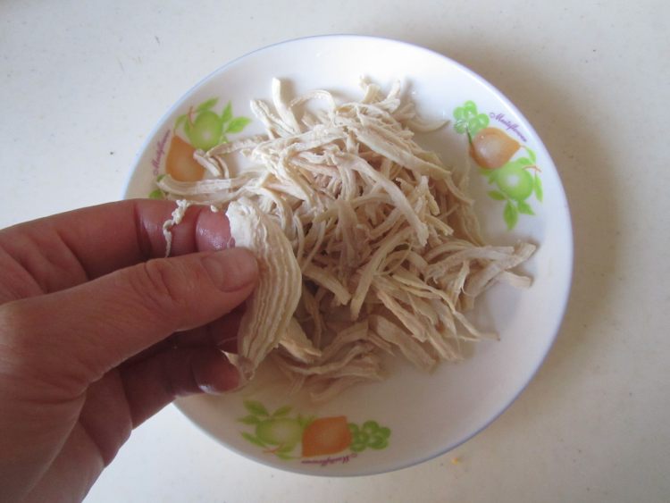 木耳虫草花拌鸡丝步骤4