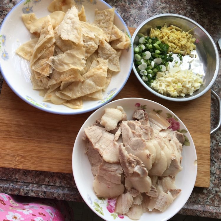 面皮回锅肉步骤3