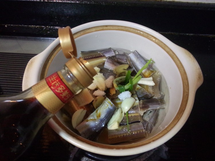 砂锅海鳗鱼干煲步骤7