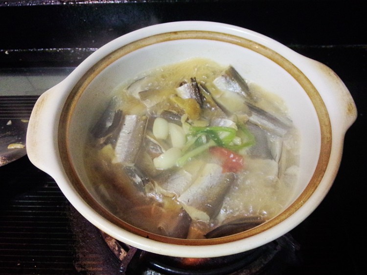 砂锅海鳗鱼干煲步骤8