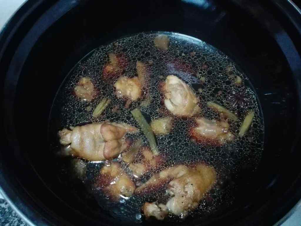 卤羊蹄步骤7