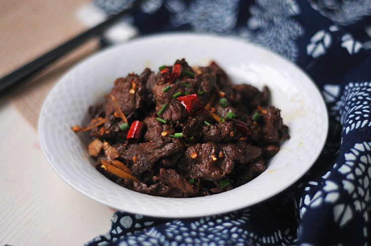 爆炒香辣牛肉步骤5