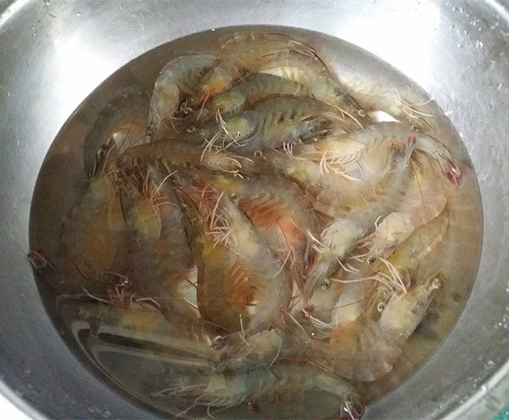 白灼对虾#非转基因金步骤1