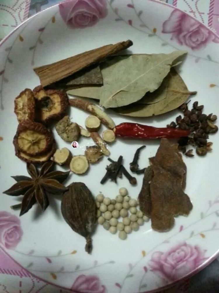 潮汕卤味-卤鸭脚步骤2
