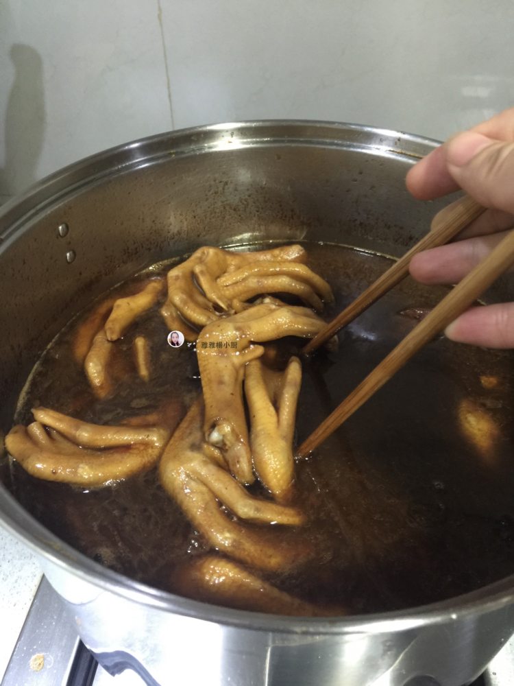 潮汕卤味-卤鸭脚步骤6