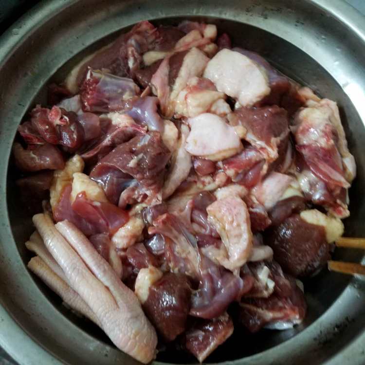 姜蒜爆鸭子步骤2
