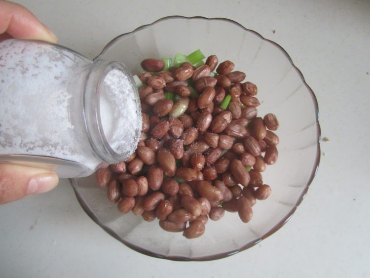胡萝卜西芹拌花生步骤9