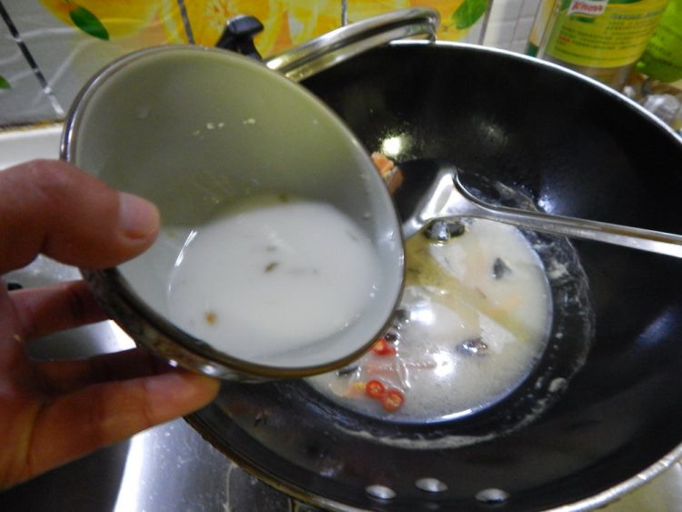 上汤金针 菇步骤8