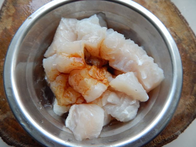 扁豆角烧鱼丁步骤2