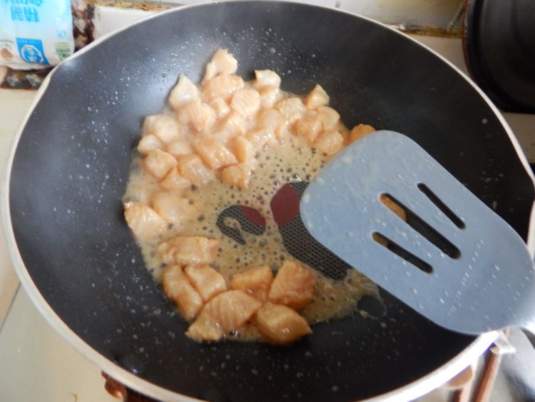 扁豆角烧鱼丁步骤7
