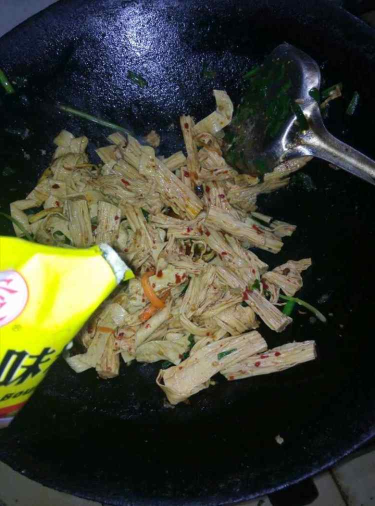 酸辣腐竹步骤3