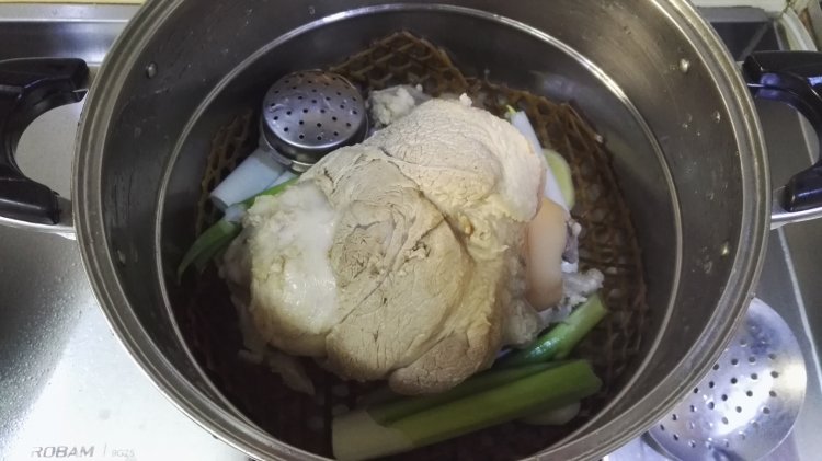 酱肘子步骤6