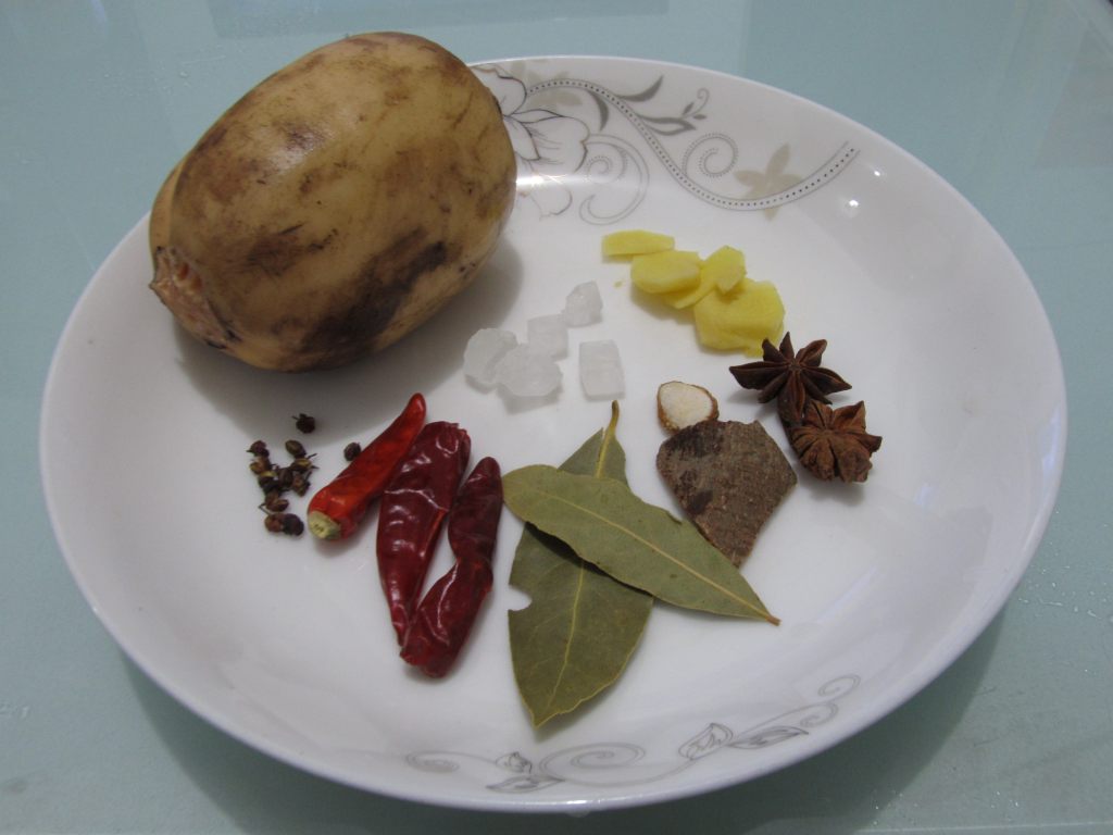 卤藕片步骤1